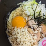 高幡そば - 生卵は潰さない派。