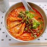 トーキョーカオマンガイ食堂 - トムヤムクンラーメン（米粉麺）
