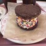 GOOD TOWN ICE CREAM - 