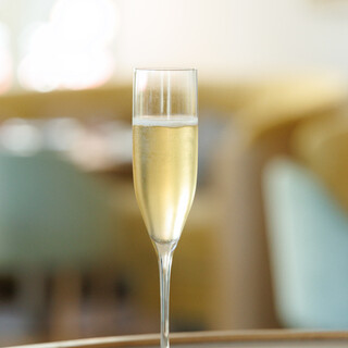 季節料理とのペアリングを堪能できる、ソムリエ厳選のワインたち