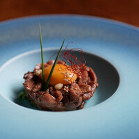 極みユッケ －真空低温調理－