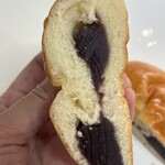 パン・プティ - 茶色のパンのなかはこし餡！