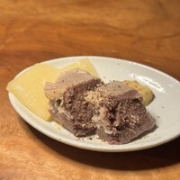 カルネジーオ イースト - 