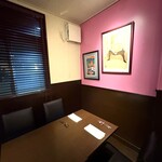 デカリー - 店内