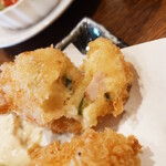 釜めし菜時記 さき亭 - コロッケ割ったところ