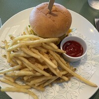 MAISON MARUNOUCHI - マルノウチ 和牛チーズバーガー＆フレンチフライ