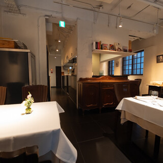 落ち着いた大人の空間で特別なひとときを◆半個室完備