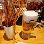 個室完備 大眾燒鳥酒場 Toriichizu 宇都宮獵戶座通店 - お通し、生ビール