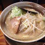 らあ麺 やったる - 醤油ラーメン650円