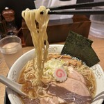 中華そば 勝本 - 冷たくしめられた中細麺