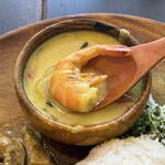 ヤムヤムカデー - エビがぷりっぷりです！マイルド派なエビココナッツがおすすめ。