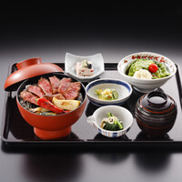 今半万窯 - 炭火焼ステーキ重