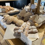 DAPAS - 店内　パンいろいろ