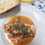 ヒュッグリーベーカリー - バゲッドは【鯛のデュグレレ風】に合わせました♡