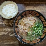 希望軒 - 料理写真:希望軒とんこつラーメン 850円 , ごはん(小) 130円