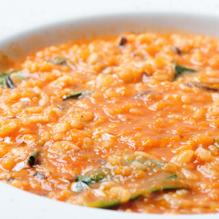 店主厳選で提供◆前菜の盛り合わせや玄米リゾットが自慢