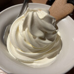 焼肉 1129 - ソフトクリーム(219円)