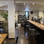 アンプオキナワ - 店内