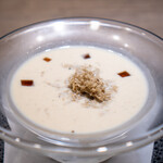 USHIGORO S. - トリュフと牛コンソメのビシソワーズ