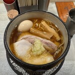 人類みな麺類とエスサワダ