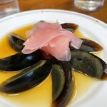 Banri - ピータンは定石通りの味わい。更に練り辛子を付けると最高の味わいになります。苦手な人も多い？勿体無いと思います。