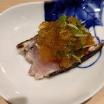 すし 良月 - ムツの炙り（鼈の出汁と柑橘の煮凝りとカイワレの和え）