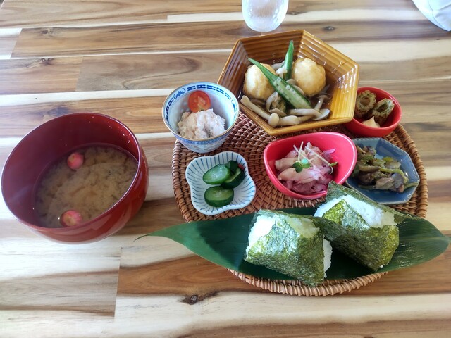 おむすび六丁屋珈琲cafe - 戸出/おにぎり | 食べログ