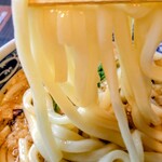 大江戸うどん さくら - カスうどん大盛りの麺リフト