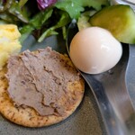 ベジバル チバットリア - レバーパテのカナッペ＆きゅうりとうずらのピクルス♡