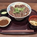グリルやまだ - 切り出し牛ハラミ丼（肉まし）　1,550円