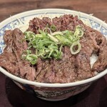 グリルやまだ - 切り出し牛ハラミ丼（肉まし）　