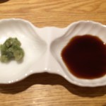 和牛 まつした - 特選サーロインステーキ用のワサビとニンニク醤油