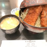 ガロ - ソースカツ丼中盛（ごはん240g）