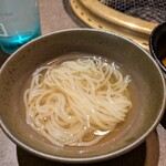 厚切り牛タン 焼肉一心たん助 - ひとくちすだち冷麺