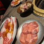 厚切り牛タン 焼肉一心たん助 - 