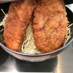 ガロ - そそり立つように盛られているので蓋は閉まりません！