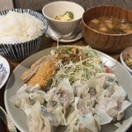 ごはん処 燕 - 豚肉ニラショクマイ定食  夜、土日祝日：1,500円税込（小鉢3品付）  ご飯大盛り100円