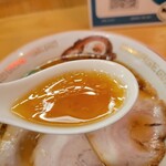 麺尊RAGE 中野 腕刀 - スープ