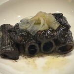 ブチ ボッケーノ - イカ墨のパスタ　鳥取のシロイカを添えて