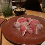 RIGOLETTO SMOKE GRILL & BAR - 入荷鮮魚のカルパッチョ 新玉葱のドレッシング