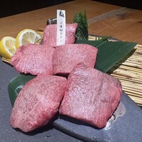 炭火焼肉 牛仁 一番町本店 - 