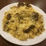 行徳ビリヤーニーハウス - 中にはマトン肉がモッコリ