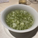 鴻臚 - スープはモロヘイヤの入ったフカヒレスープでした。