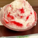 マロンド - 料理写真:練乳かき氷苺