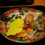 温味 - 八寸 クラゲの胡麻ソース 鮑の肝ソース 車海老クリームチーズ 黒豆など