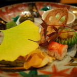 温味 - 八寸 クラゲの胡麻ソース 鮑の肝ソース 車海老クリームチーズ 黒豆など