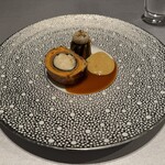 ASAHINA Gastronome - 活伊勢海老＆マッシュルーム パイ包み焼きにし、そのダリオルに季節野菜を詰めて ソースショロン
