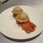 ASAHINA Gastronome - タラバ蟹＆スマック スマックスパイスの香るショーフロワ仕立て、サモサを添えて