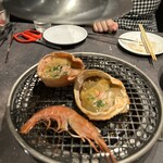 海鮮ブッフェダイニング 銀座八芳 - 途中、焼肉コーナーで蟹ミソ発見！メチャクチャ濃い