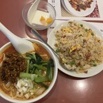 京華樓 - 刀削麺セット タンタン  半チャーハン